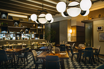 UPSTAIRZ Lounge, Bar, Restaurant